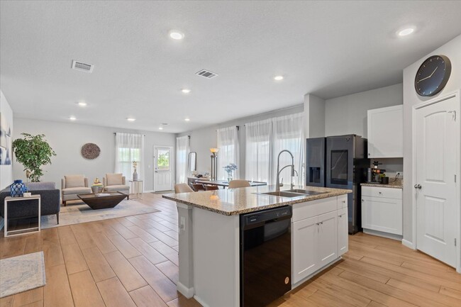 Building Photo - 5801 Brocade Dr