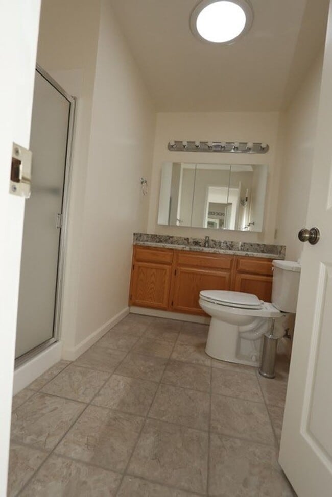 Building Photo - Beautiful updated pet-friendly condo in the Lewiston Orchards