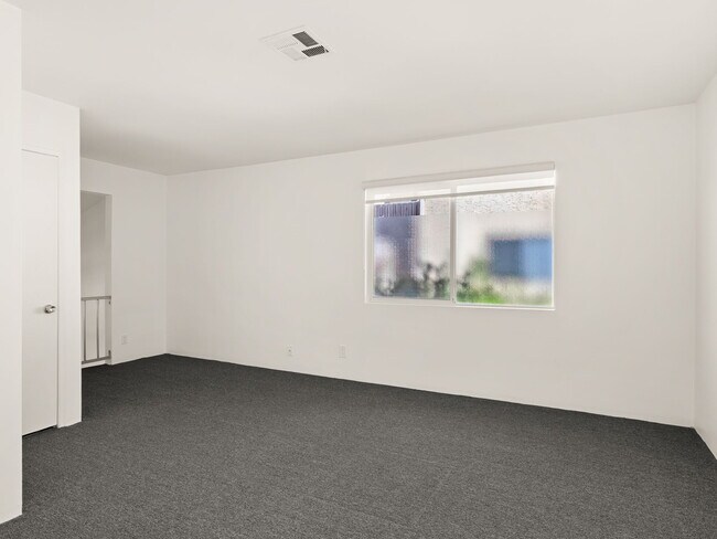 Building Photo - 1472 S Camino Real