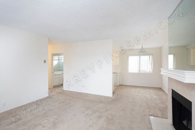 Building Photo - *OPEN HOUSE: 5/4 10-11AM* La Jolla 2 Br wi...
