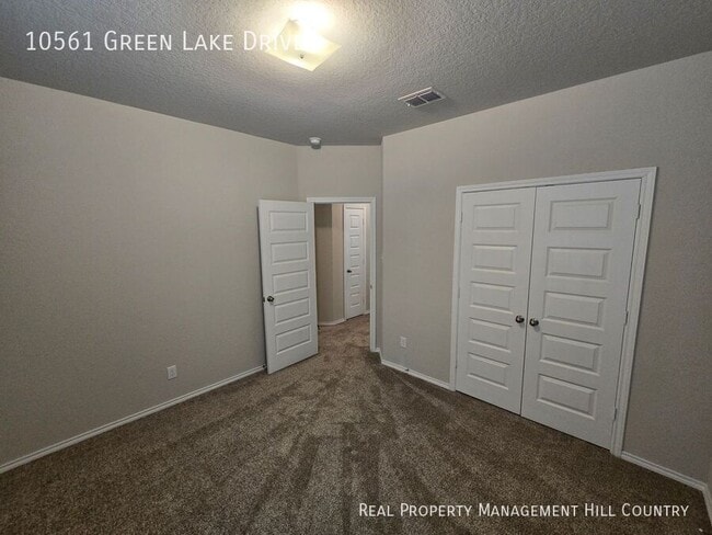 Building Photo - 10561 Grn Lk Dr