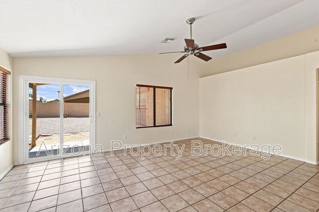 Building Photo - 1885 E Palomino Dr