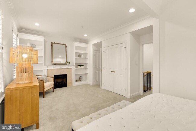 Building Photo - 1704 16th St NW