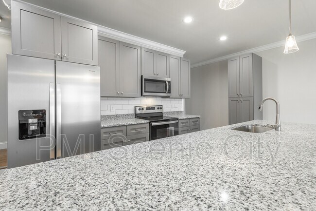 Building Photo - 1904 Cypress Ln