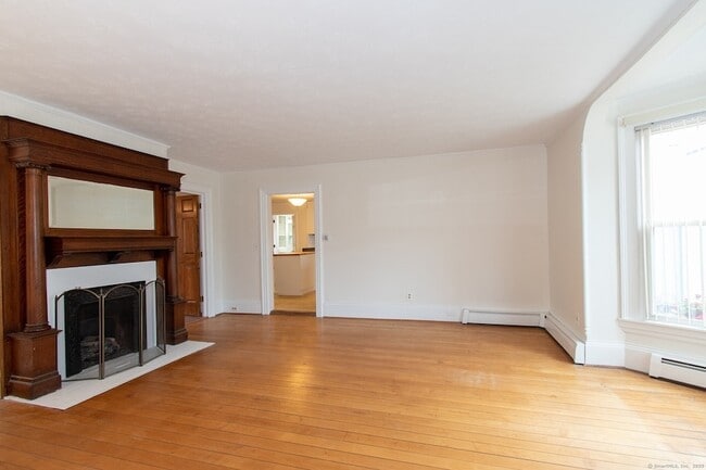 Building Photo - 34 N Maple St