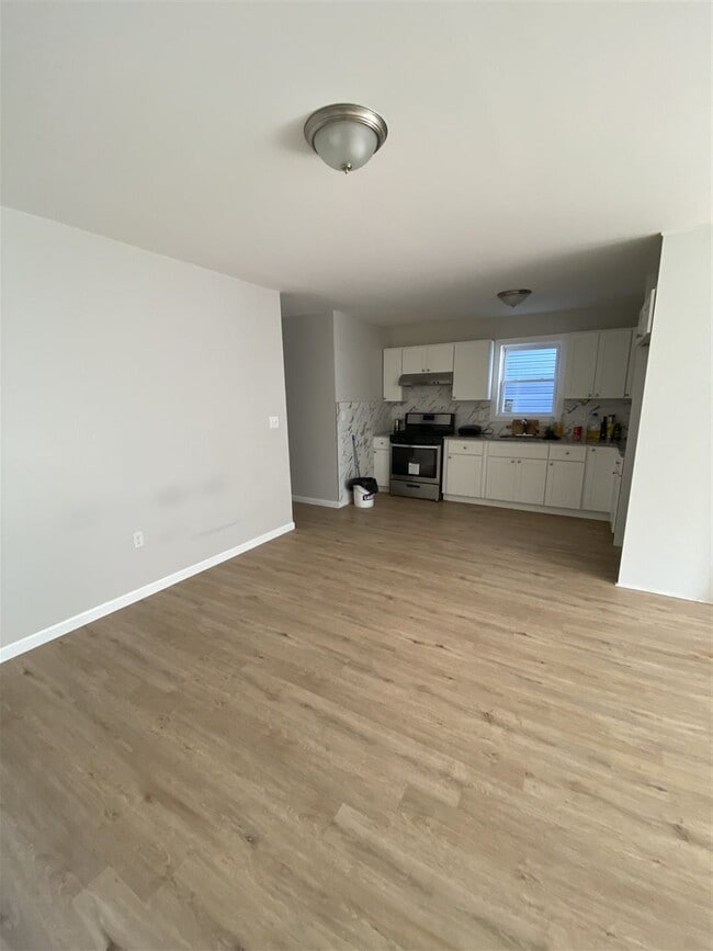 Building Photo - 109 Godwin Ave