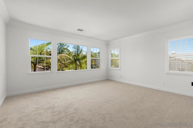 Building Photo - 6338 Huntington Dr