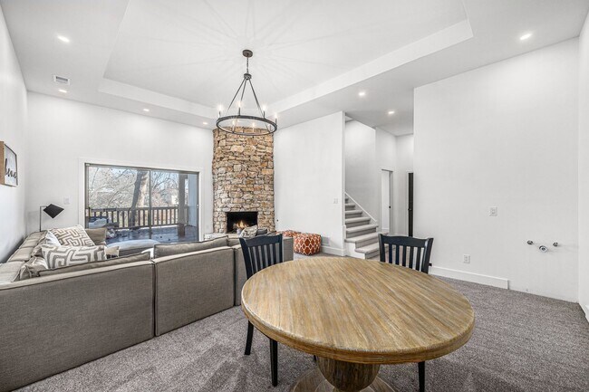 Building Photo - Renovated Lakefront 5 Bedroom Home with 2 Garages!