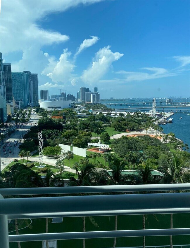 Building Photo - 325 S Biscayne Blvd
