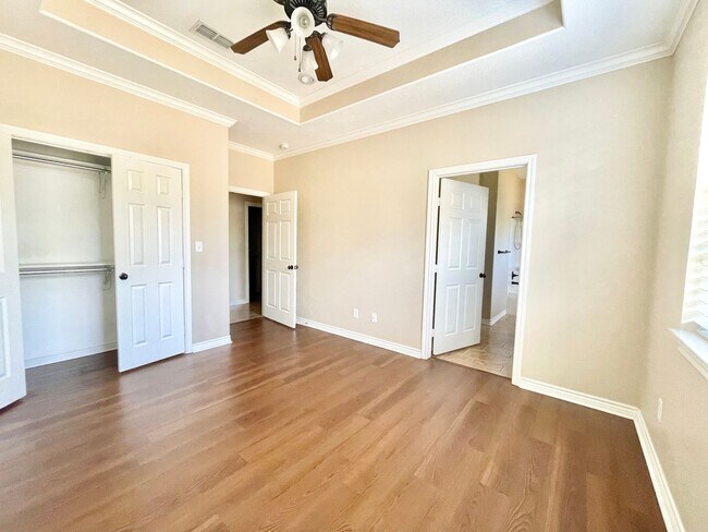 Building Photo - 104 Letha Ct