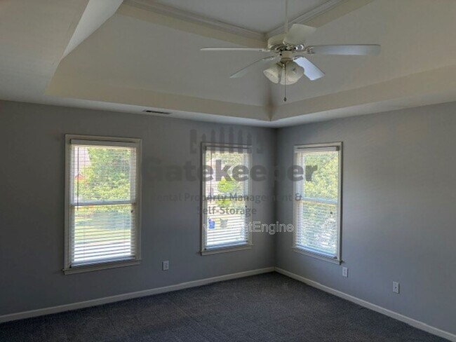 Building Photo - 245 Lockmeade Way