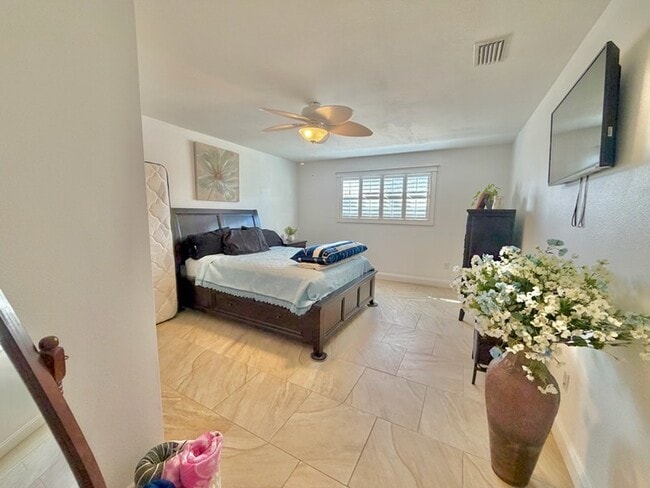 Building Photo - 603 Pelican Dr