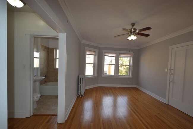 Building Photo - 4402 N Rockwell St