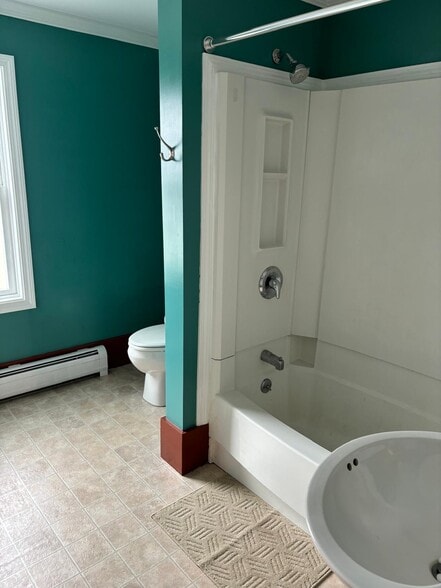 Building Photo - 39 Pitkin St