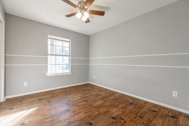 Building Photo - UPDATED 4-bedroom 3 bath Home in Fayetteville!!