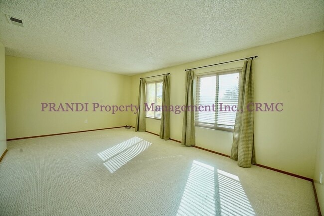 Building Photo - Spacious San Marin Home with Pool!