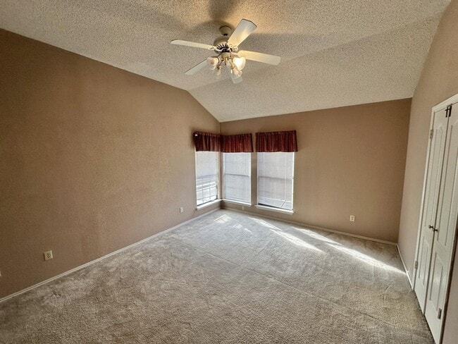 Building Photo - 4 Bed/ 2 Bath in Harker Heights TX