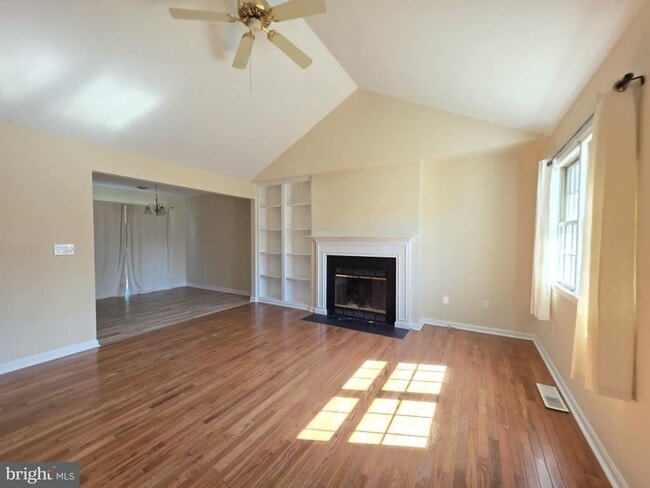 Building Photo - 1405 Bantry Ln