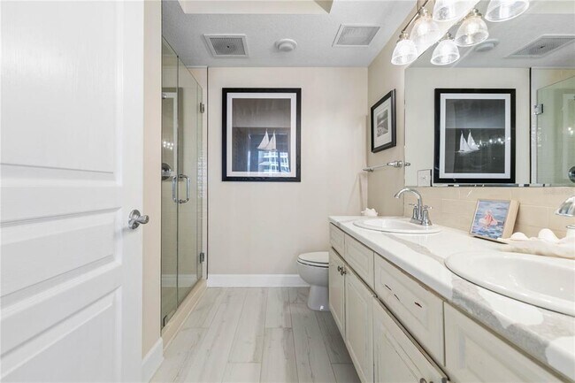Building Photo - 200 Ocean Crest Dr