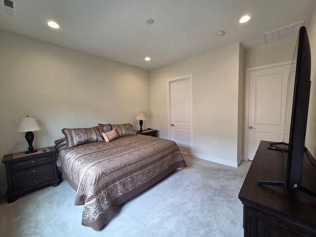 Building Photo - 1212 Hopewell Dr