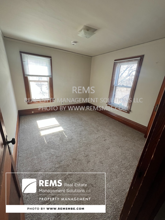 Building Photo - 431-437 Clark St.