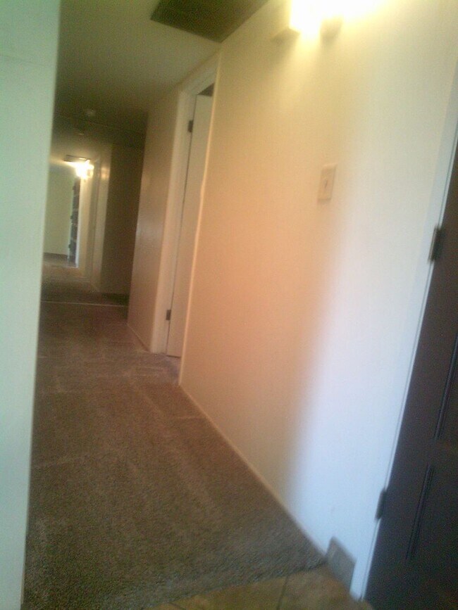 Building Photo - 6400 Cochran Dr