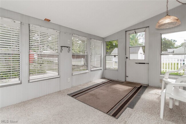 Building Photo - 8279 Westmoor Rd