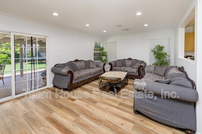 Building Photo - 19422 Welby Way