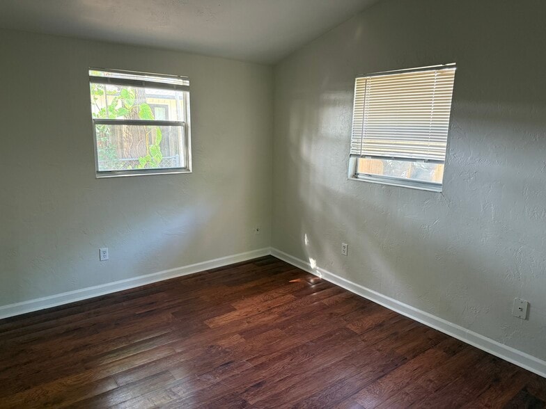 Building Photo - 415 2nd Ave