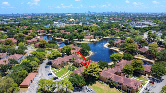 Building Photo - 4847 Via Palm Lakes