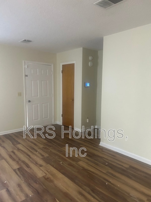 Building Photo - 1181 Rosedale Dr