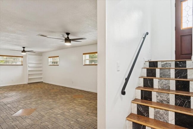 Building Photo - 521 Brookside Cir