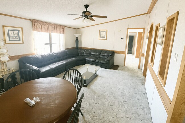 Building Photo - 44 Heinle Rd