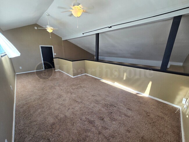 Building Photo - 1307 Gidding St