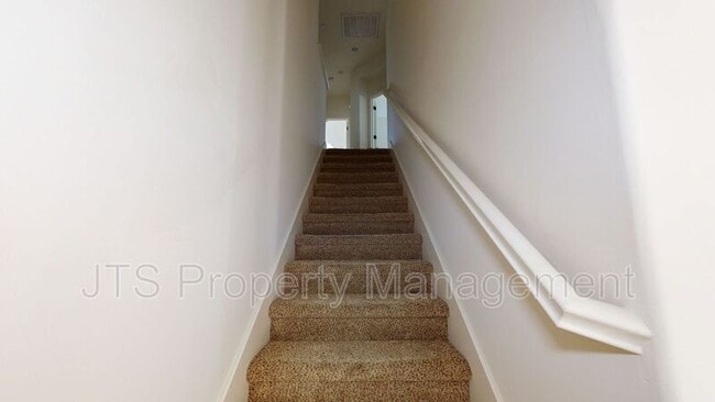 Building Photo - 1349 Piper Pl