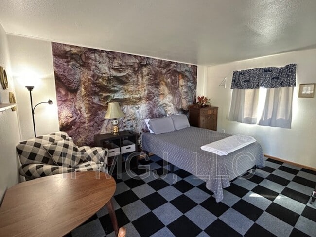 Building Photo - 201 Plateau Ave