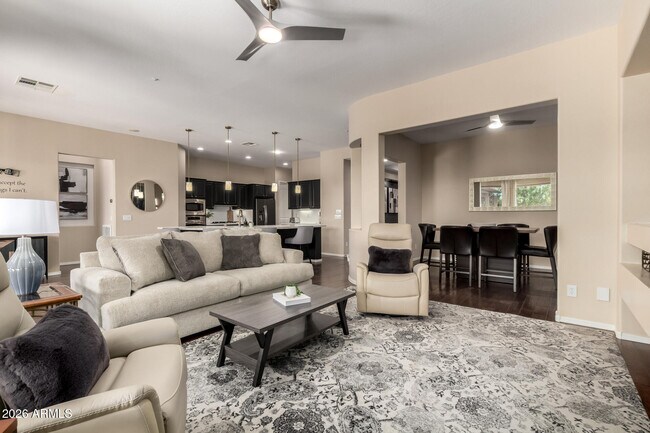 Building Photo - 12725 W Dale Ln