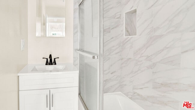 Building Photo - 705 S Adams St