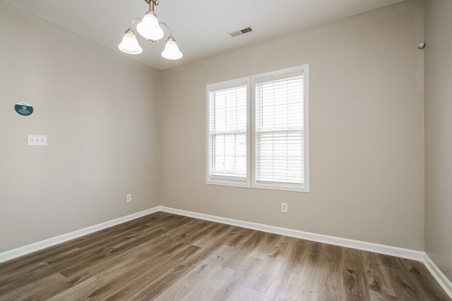 Building Photo - 6818 Spanglers Spring Way