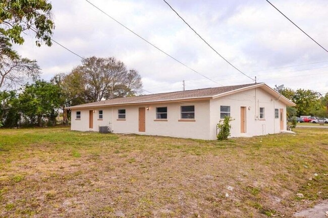 Building Photo - 2301 Juanita Ave