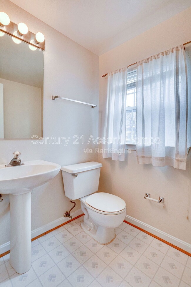 Building Photo - 6008 Keble Dr