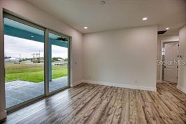 Building Photo - ANNUAL UNFURNISHED RENTAL located in Burnt...