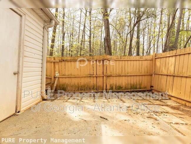 Building Photo - 7208 Crestside Dr