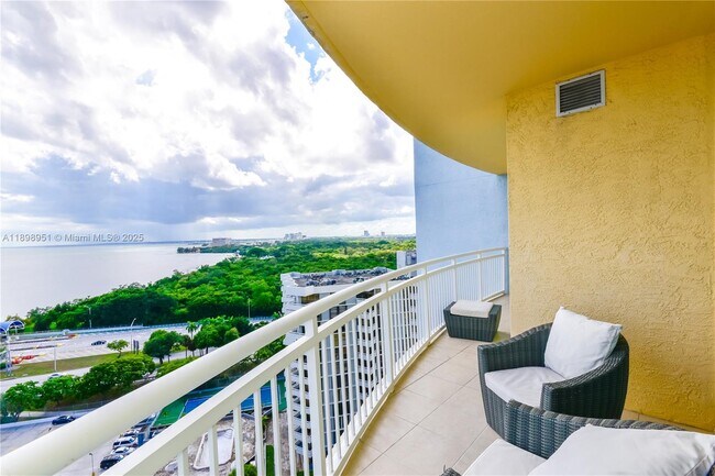 Building Photo - 2475 Brickell Ave