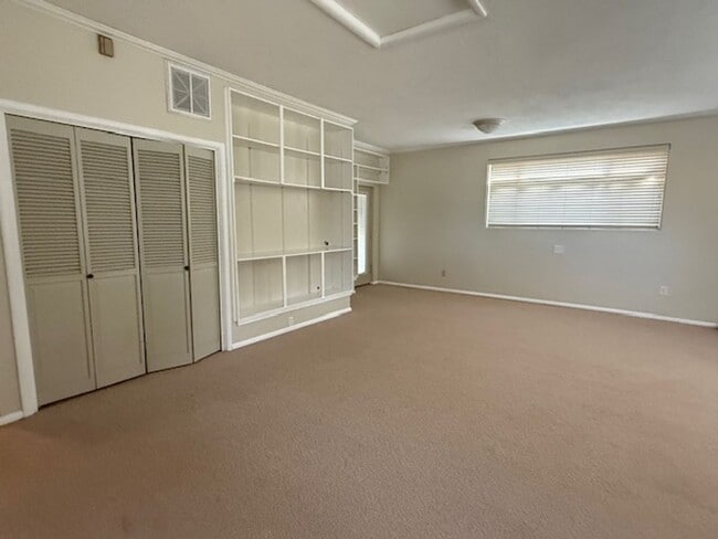 Building Photo - Amazing Freshly Updated Four Bedroom Two Bath Home In Amazing Lebanon Location!