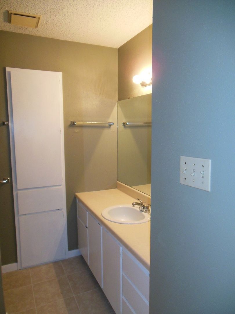 Building Photo - 4504 Chase Cir