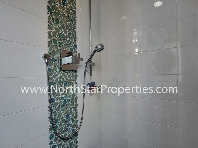 Building Photo - Truly Amazing and Rare Furnished Lake Oswego Cabana.