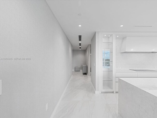 Building Photo - 220 SE Mizner Blvd