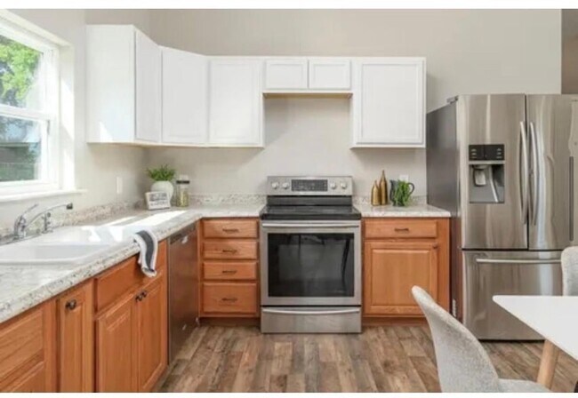 Building Photo - 471 Idaho Ave