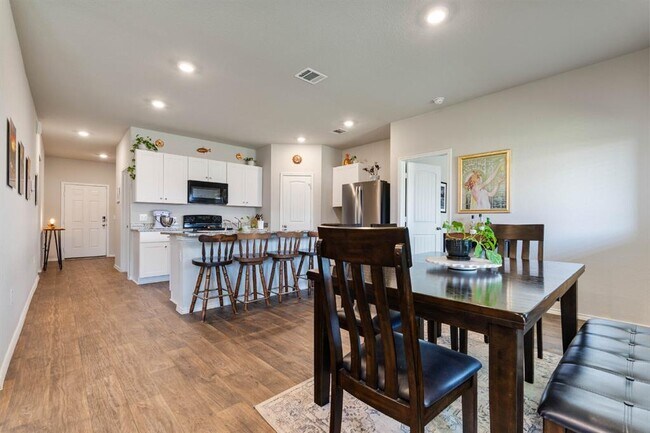 Building Photo - 6108 Montrelia Dr